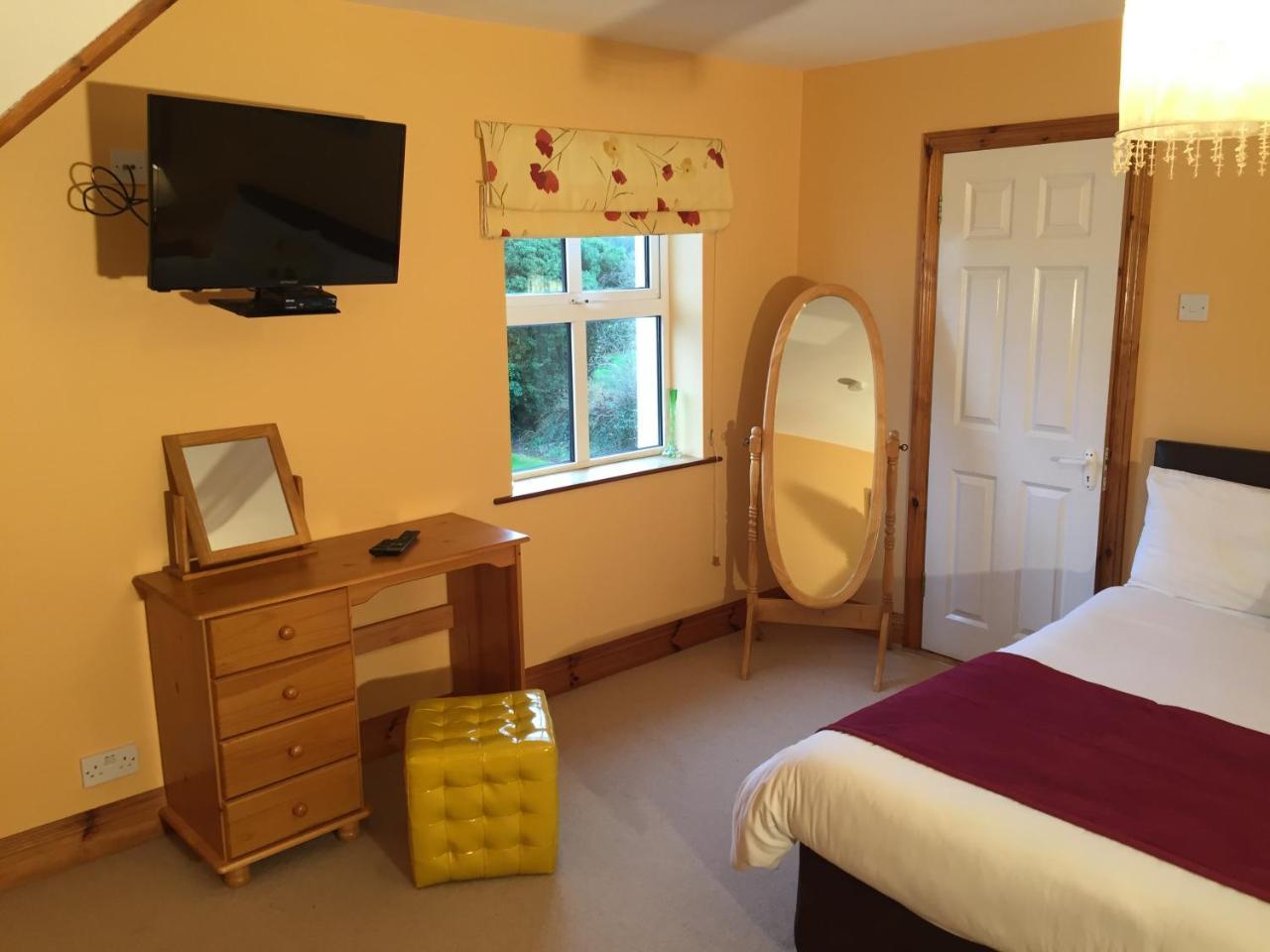 2 Mile Lodge ケンメア エクステリア 写真